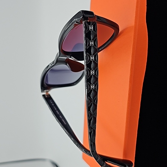 CHANEL POLARIZED SUNGLASSES AcetateBlack. Lenses:Gray,Polarized Ref.5484… - Picture 12 of 16